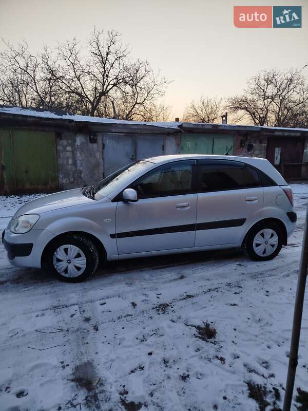 Хэтчбек Kia Rio 2007 в Николаеве