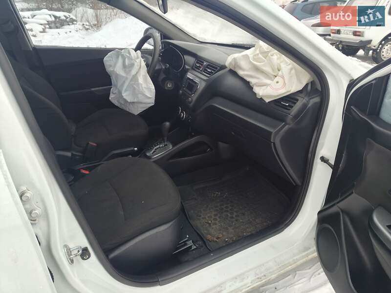 Хэтчбек Kia Rio 2012 в Остроге фото 5 Хэтчбек Kia Rio 2012 в Остроге
