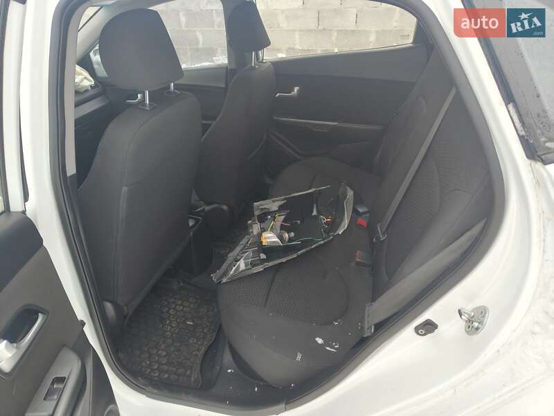 Хэтчбек Kia Rio 2012 в Остроге фото 12 Хэтчбек Kia Rio 2012 в Остроге