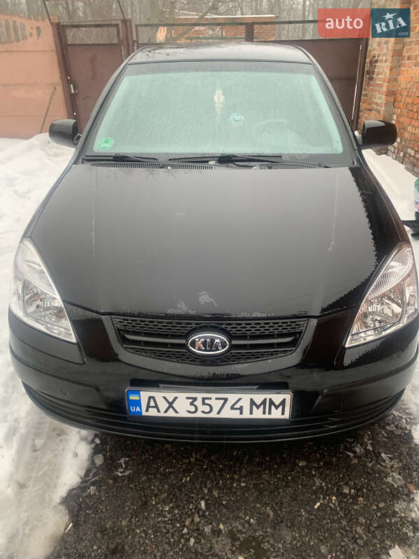 Хетчбек Kia Rio 2008 в Високому