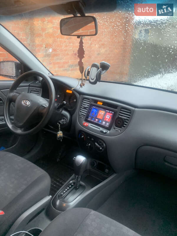 Хетчбек Kia Rio 2008 в Високому