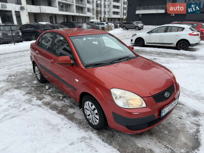 Седан Kia Rio 2005 в Киеве