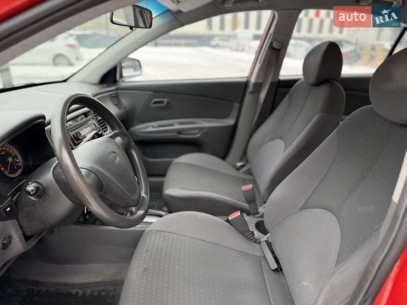 Седан Kia Rio 2005 в Киеве