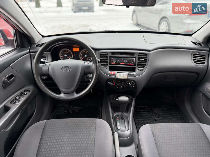Седан Kia Rio 2005 в Киеве