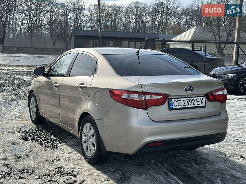 Седан Kia Rio 2012 в Чернівцях