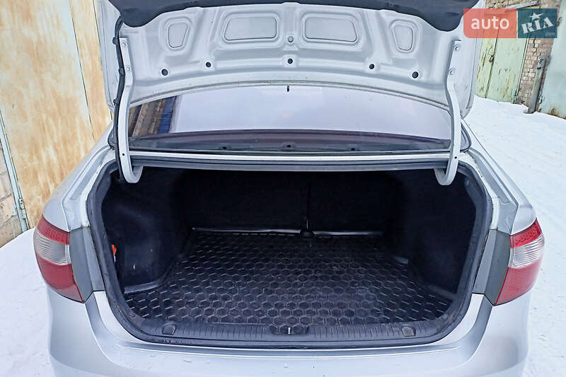 Седан Kia Rio 2011 в Киеве