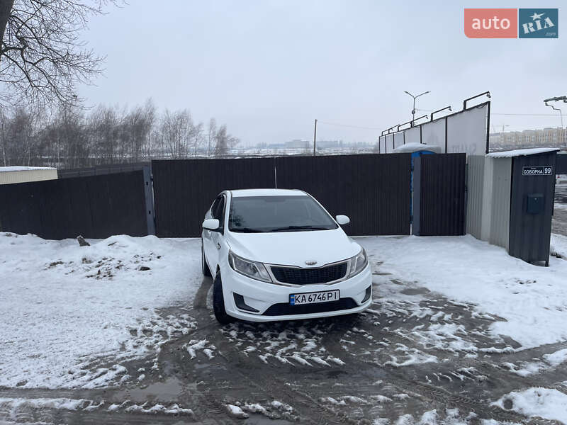 Седан Kia Rio 2013 в Киеве