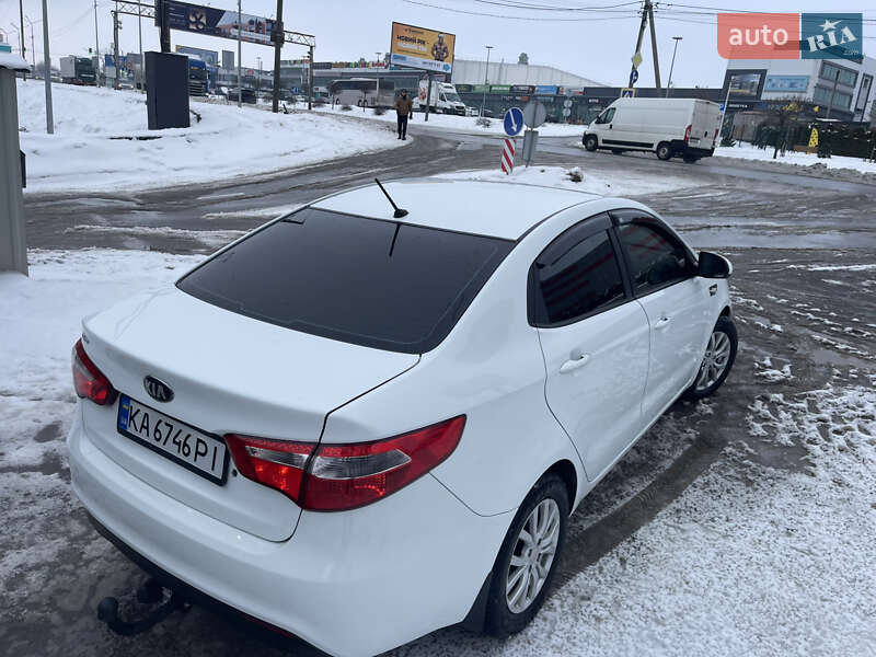 Седан Kia Rio 2013 в Киеве