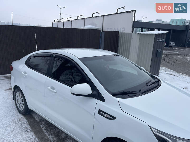 Седан Kia Rio 2013 в Киеве