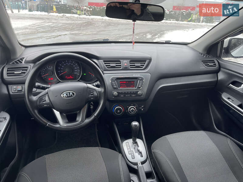 Седан Kia Rio 2013 в Киеве