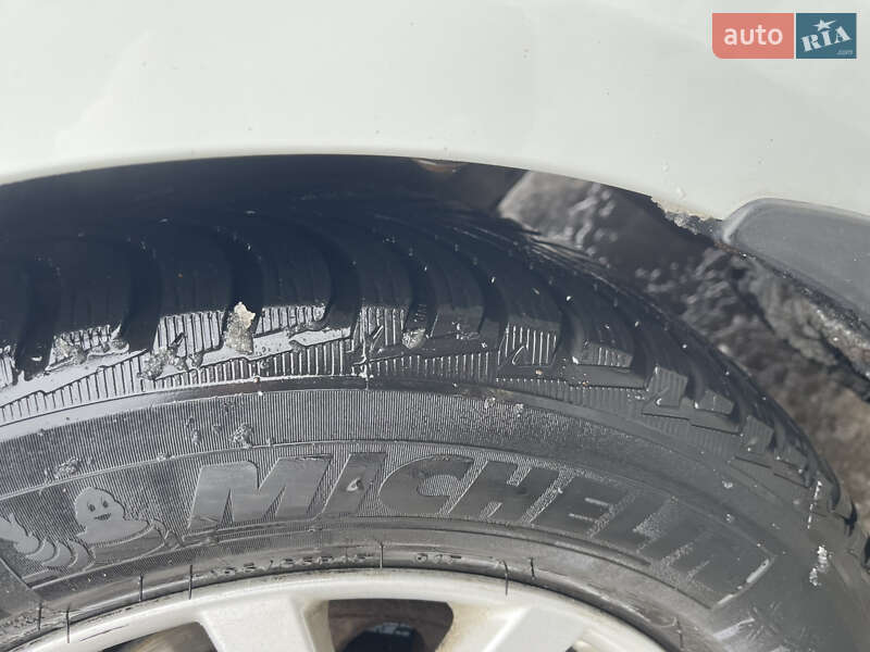 Седан Kia Rio 2013 в Киеве