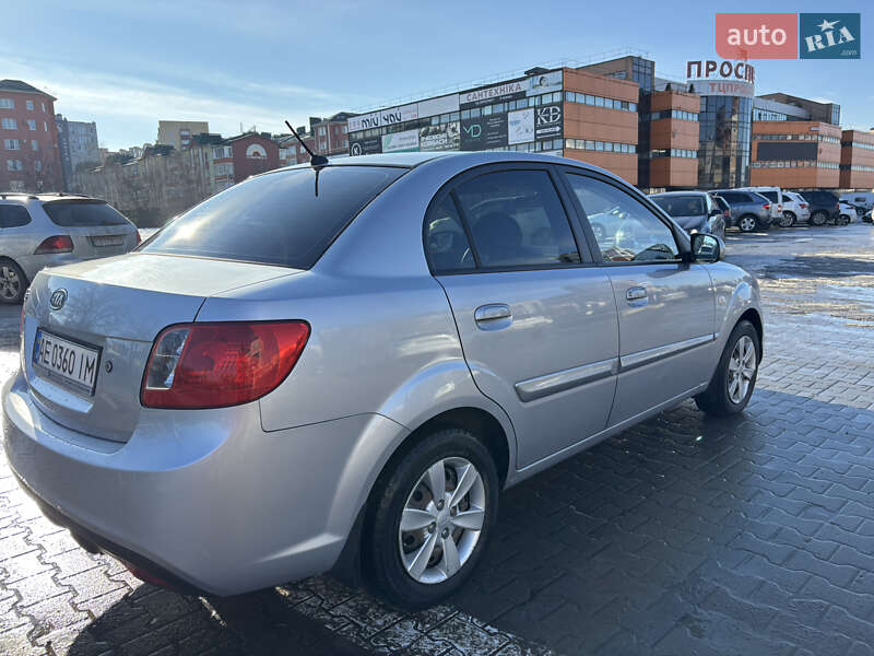 Седан Kia Rio 2011 в Черновцах фото 4 Седан Kia Rio 2011 в Черновцах