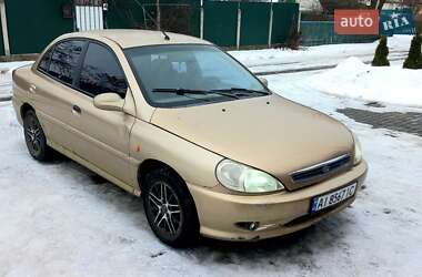Седан Kia Rio 2002 в Бородянке