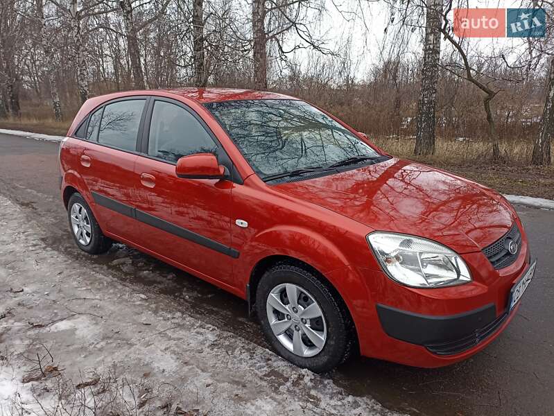 Хэтчбек Kia Rio 2008 в Лубнах