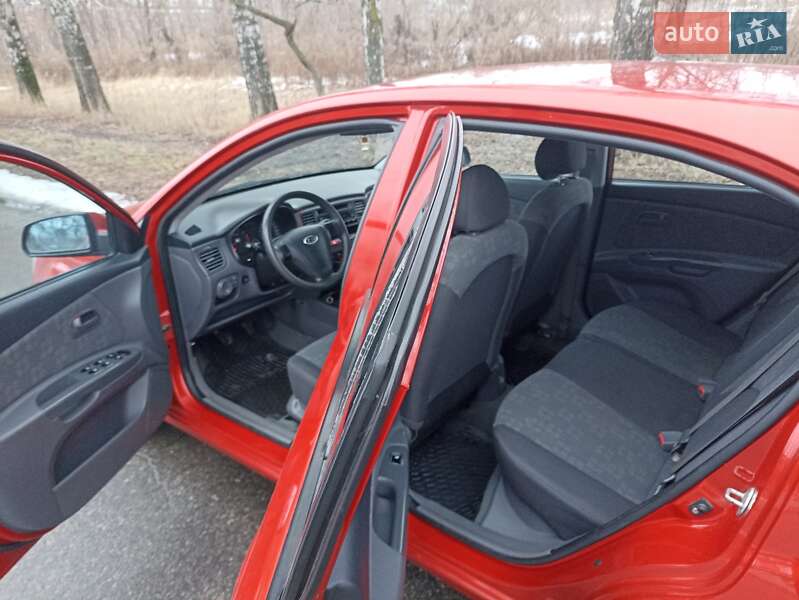 Хэтчбек Kia Rio 2008 в Лубнах