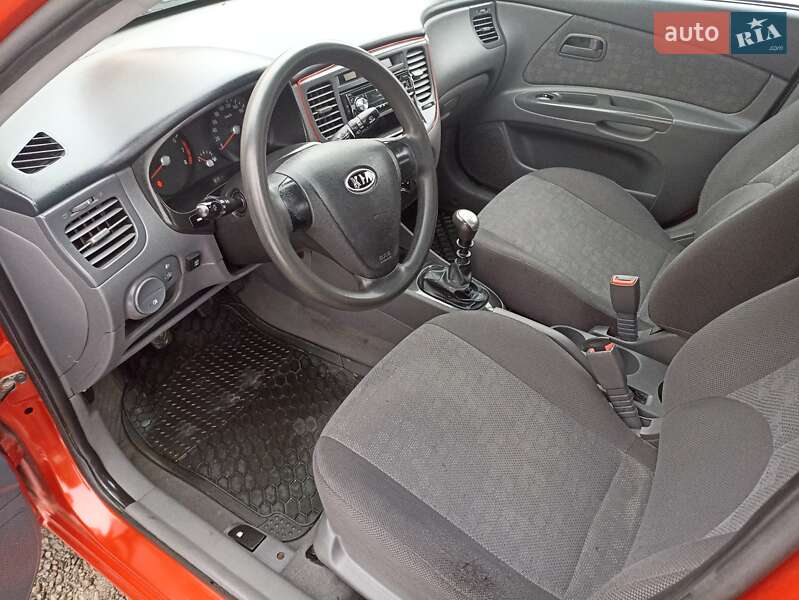 Хэтчбек Kia Rio 2008 в Лубнах