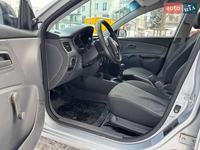 Седан Kia Rio 2011 в Львові