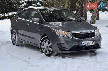 Седан Kia Rio 2013 в Нетішині
