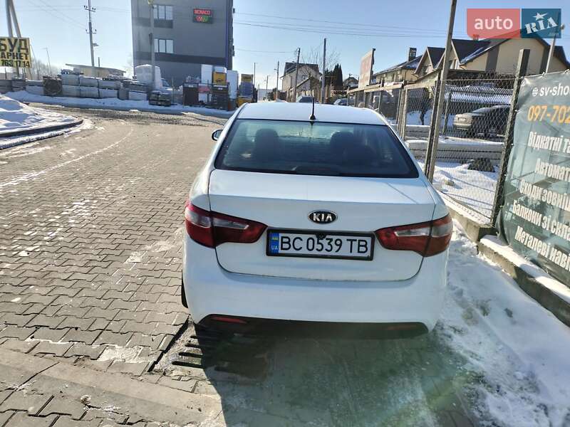Седан Kia Rio 2013 в Львові