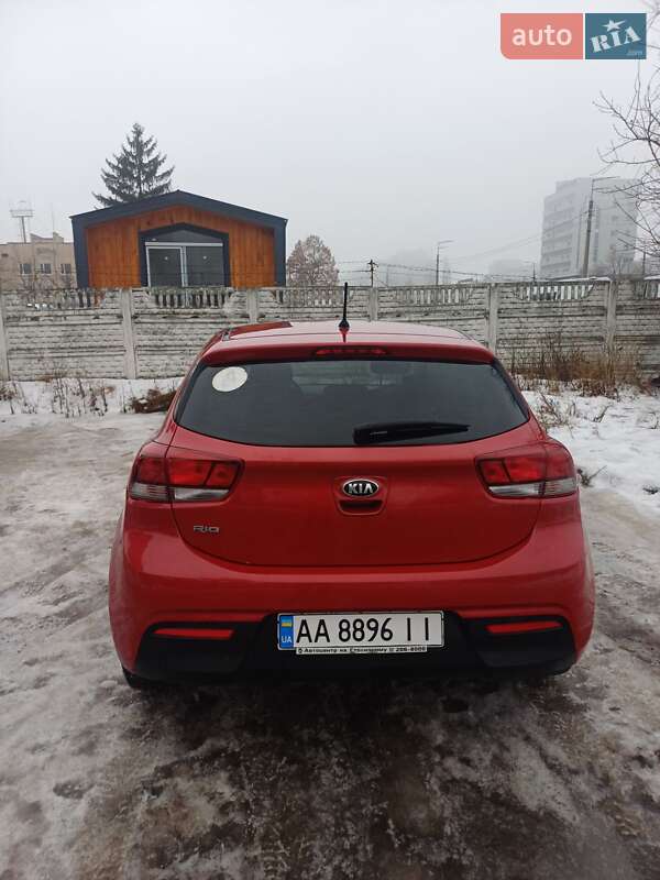 Хэтчбек Kia Rio 2017 в Киеве