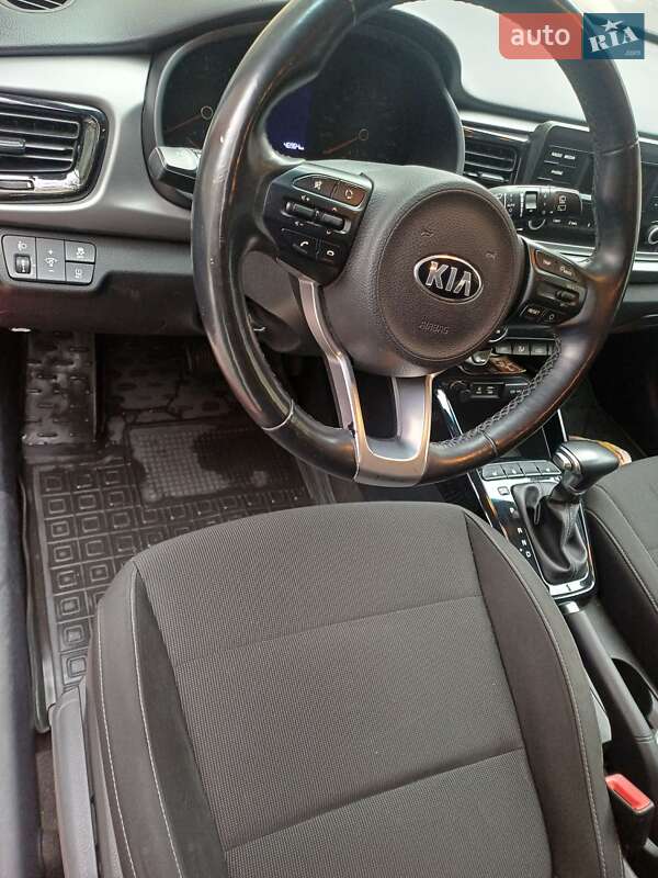 Хэтчбек Kia Rio 2017 в Киеве