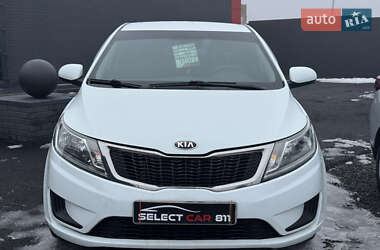 Седан Kia Rio 2013 в Малій Висці