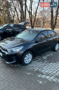 Седан Kia Rio 2019 в Львові