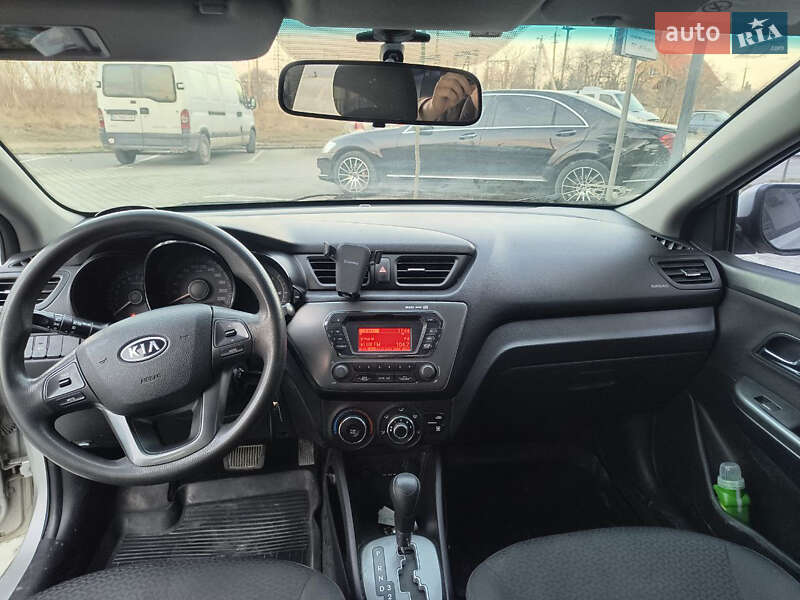 Седан Kia Rio 2012 в Винниках