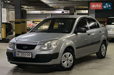 Седан Kia Rio 2007 в Днепре