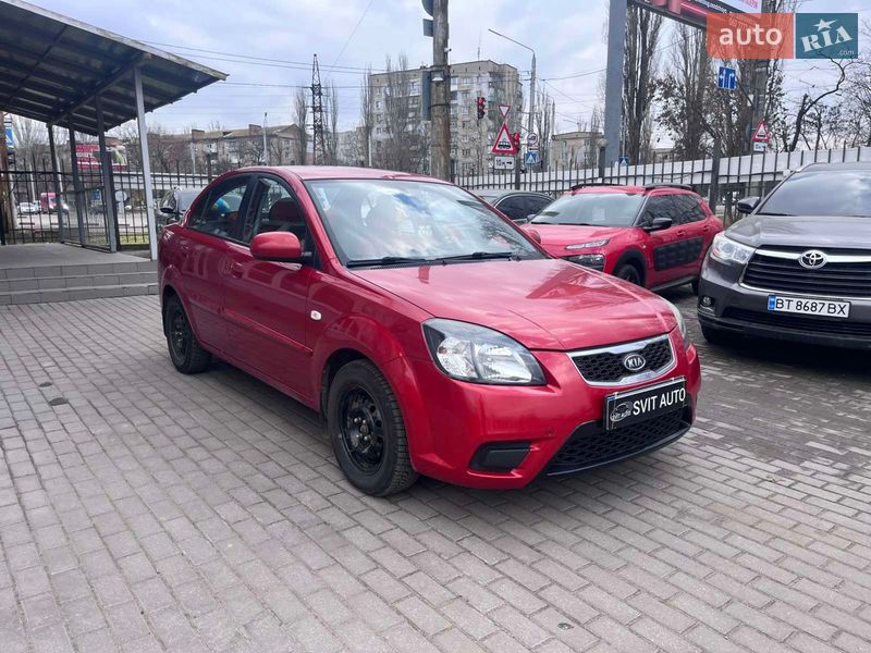 Седан Kia Rio 2011 в Николаеве