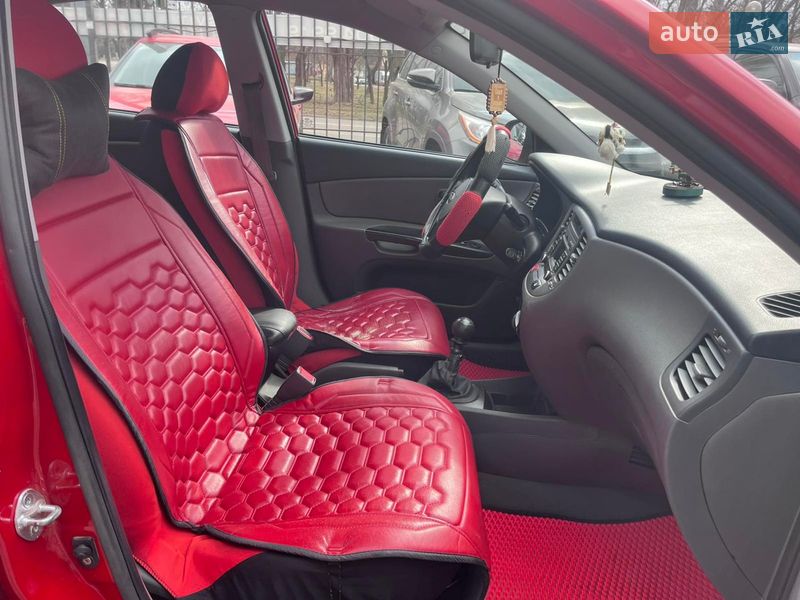 Седан Kia Rio 2011 в Николаеве