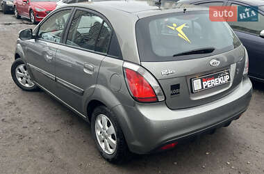 Хэтчбек Kia Rio 2010 в Киеве