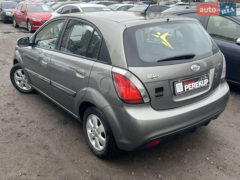 Хетчбек Kia Rio 2010 в Києві