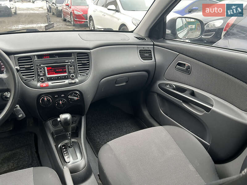 Хетчбек Kia Rio 2010 в Києві