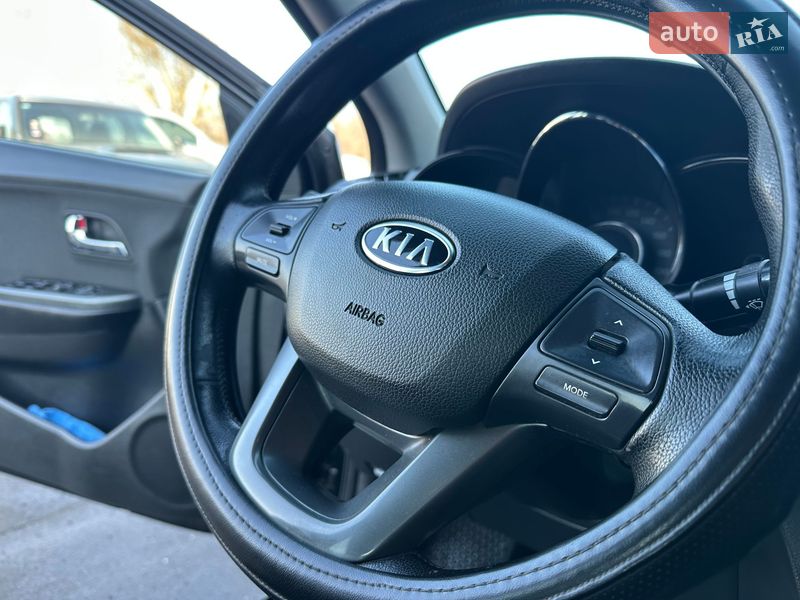 Седан Kia Rio 2012 в Хмельницком