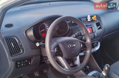 Хетчбек Kia Rio 2013 в Ужгороді