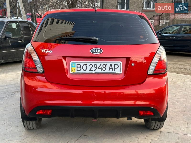 Хэтчбек Kia Rio 2010 в Ивано-Франковске