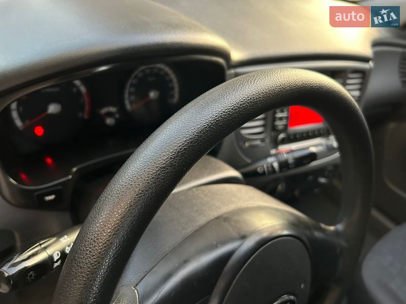 Хэтчбек Kia Rio 2010 в Ивано-Франковске