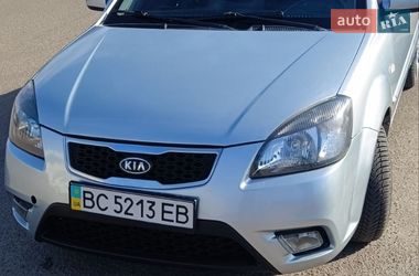 Хэтчбек Kia Rio 2011 в Жовкве