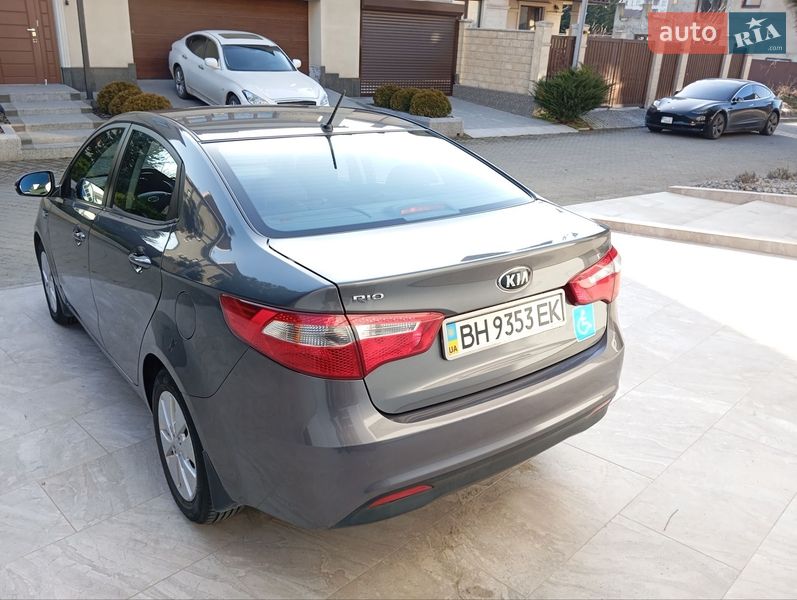 Седан Kia Rio 2013 в Одессе