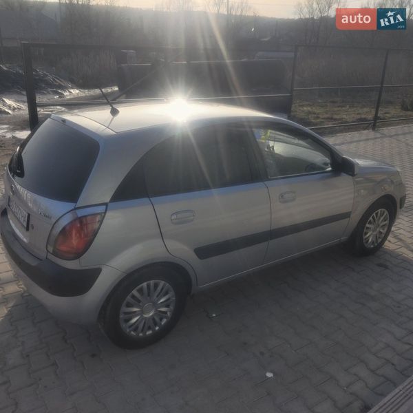 Хэтчбек Kia Rio 2006 в Тернополе