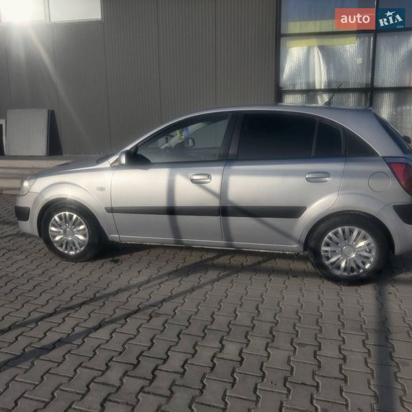 Хэтчбек Kia Rio 2006 в Тернополе
