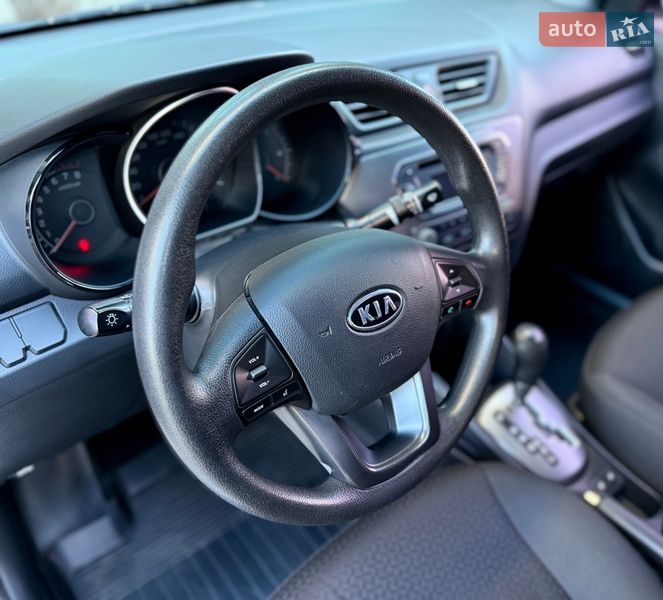 Седан Kia Rio 2011 в Киеве