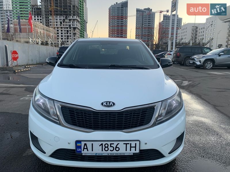 Седан Kia Rio 2013 в Киеве