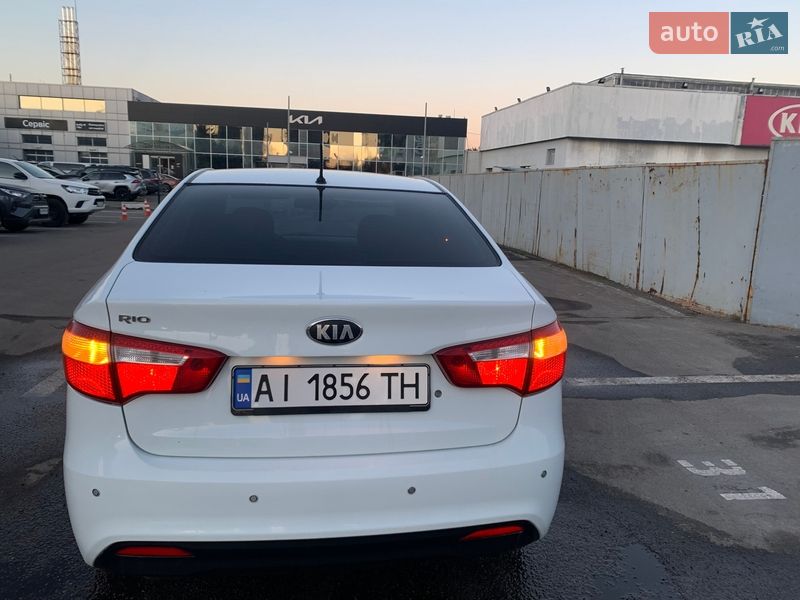 Седан Kia Rio 2013 в Киеве