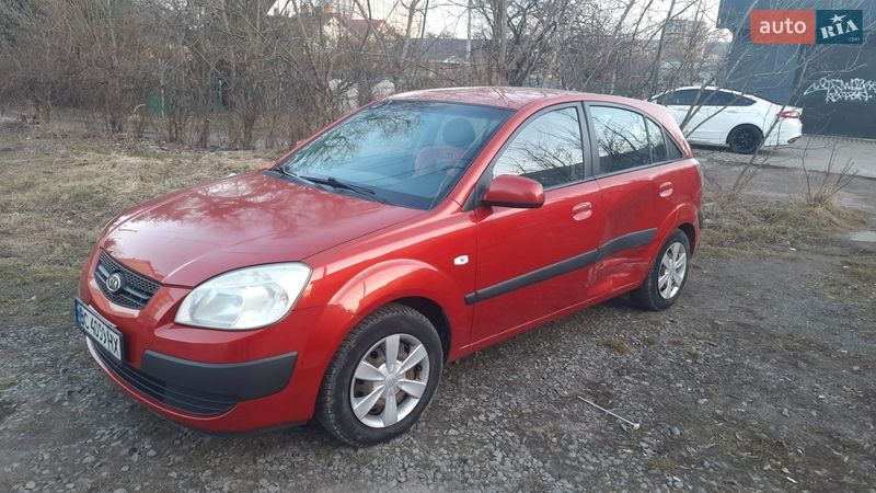 Хэтчбек Kia Rio 2006 в Львове