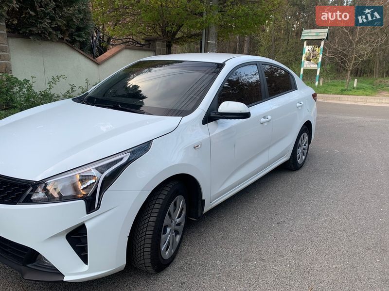 Седан Kia Rio 2022 в Киеве