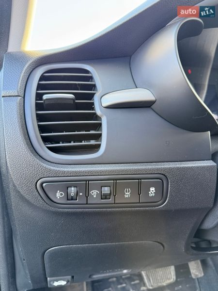 Седан Kia Rio 2019 в Києві