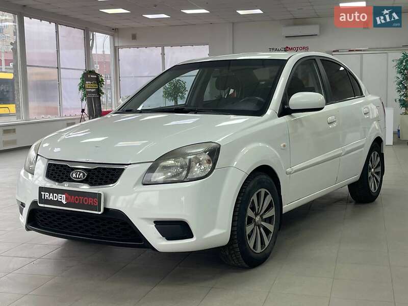 Седан Kia Rio 2010 в Киеве