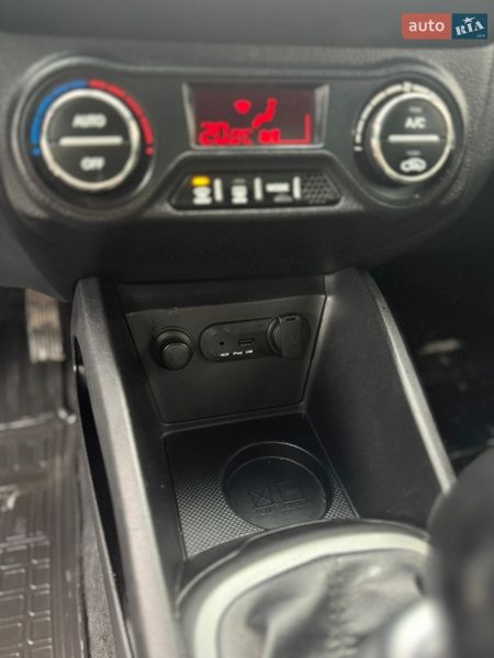 Седан Kia Rio 2013 в Белой Церкви